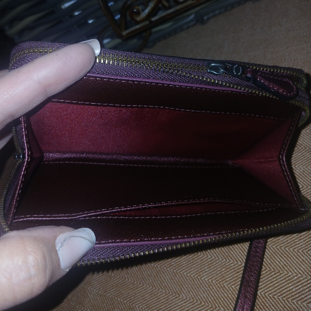 Bnwt Authentic Coach Glitter Clutch in Shimmering- Purple Cherry - Picture 8 of 12